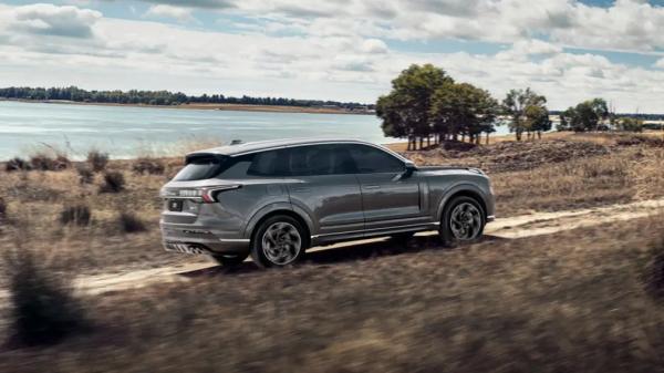 В России появится кроссовер Lynk & Co 09: он получит другой логотип