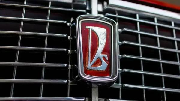 Ездила по дорогам Великобритании: в РФ продают уникальную Lada Riva с заводским правым рулем