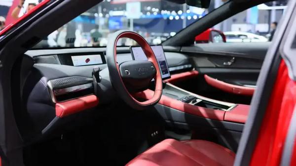 Стало известно о рекордном сокращении автодилеров в РФ