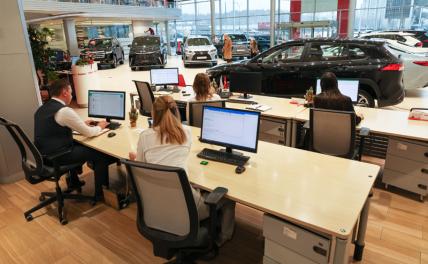 Автосалоны, теряя продажи, пошли в атаку на интернет — тот «последний доллар» отбирает Автосалоны, теряя продажи, пошли в атаку на интернет — тот «последний доллар» отбирает